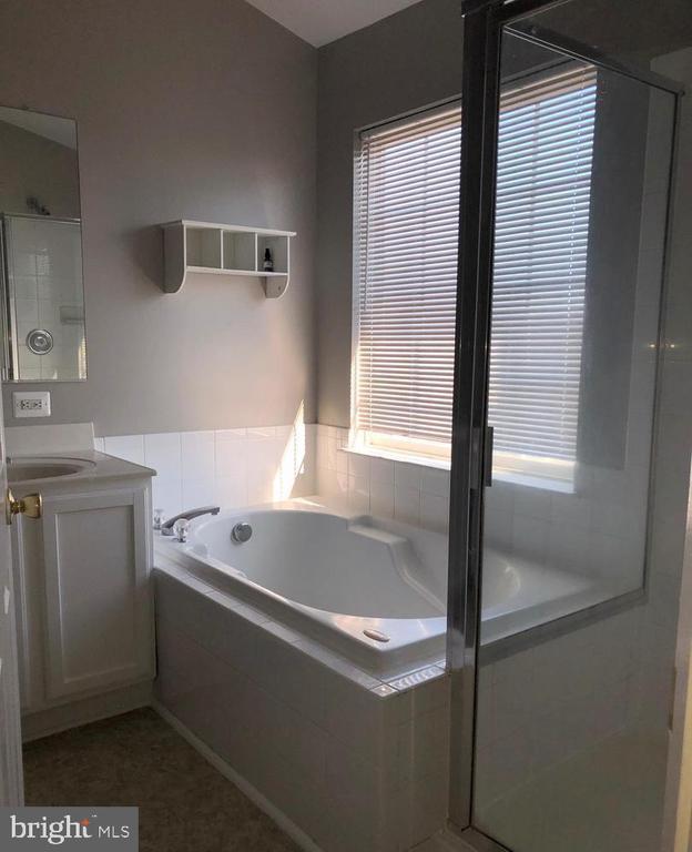 Building Photo - 2925 Rotterdam Loop