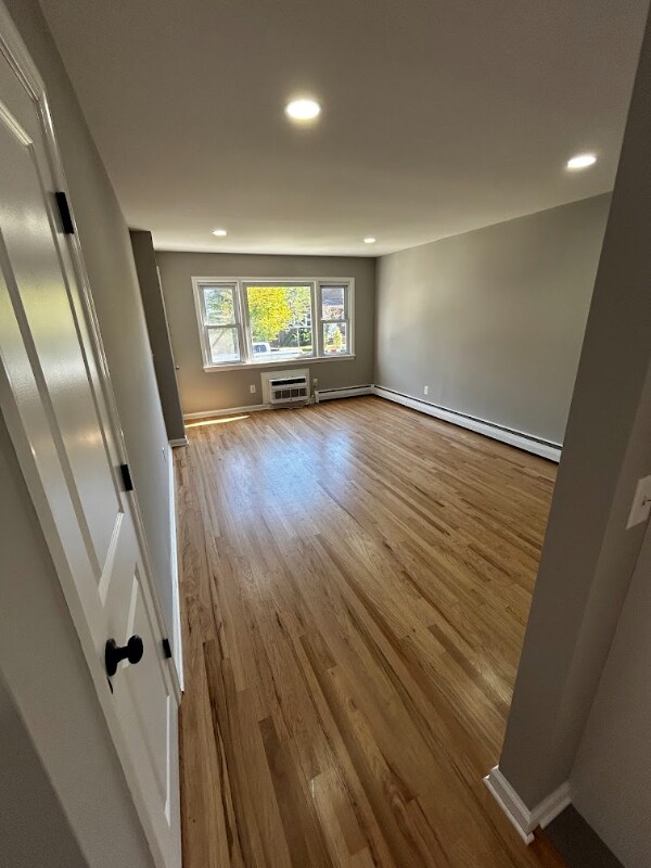Building Photo - 209 1st Ave