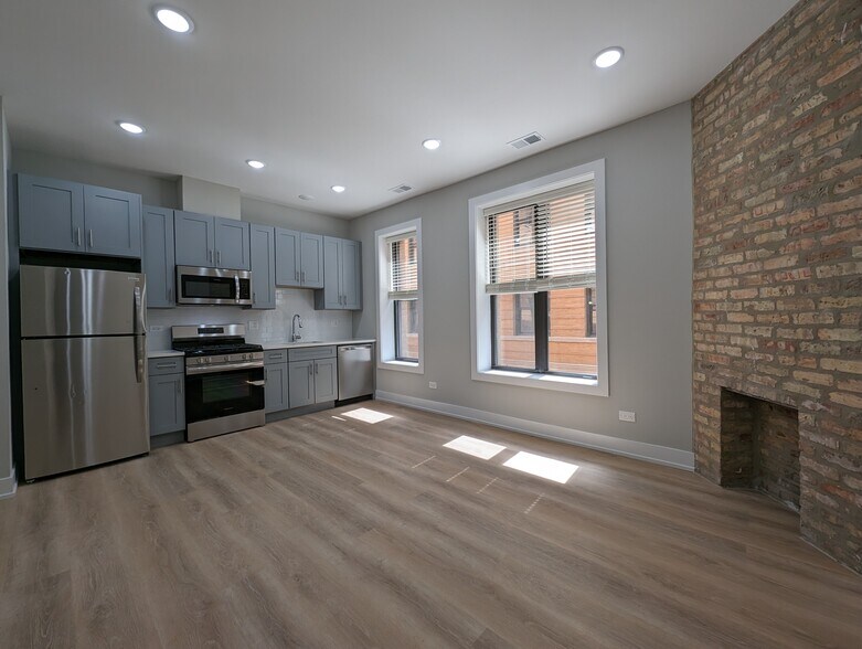 Building Photo - 440 W Belden Ave