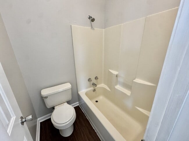 Building Photo - 6416 Valley Oak Dr