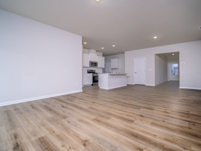 Building Photo - "Experience Spacious Living in This 4-Bedroom, 3-Bath Gem on Swallow Tail Drive, Belmont!"