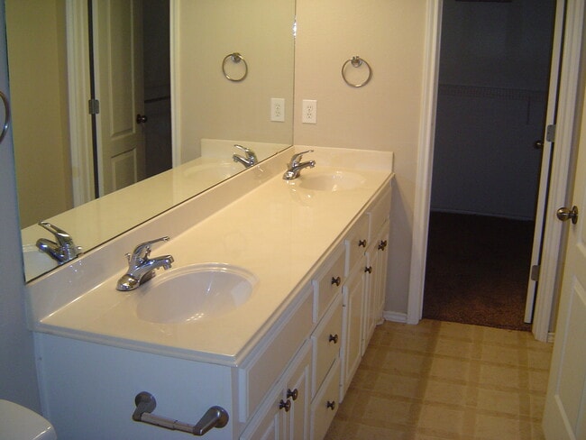 Building Photo - 6542 86th St