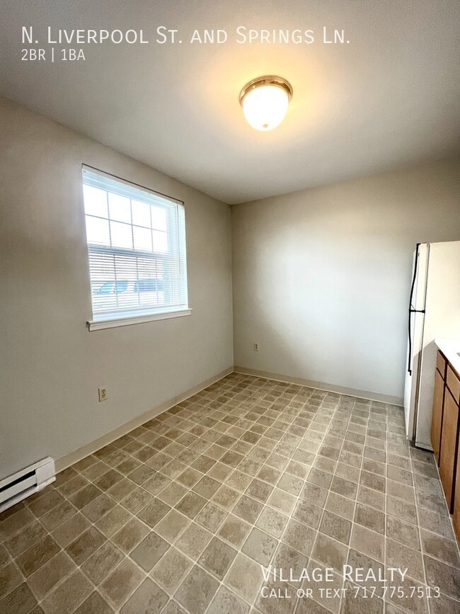 Building Photo - No steps! Affordable 2-Bed Convenient to I...