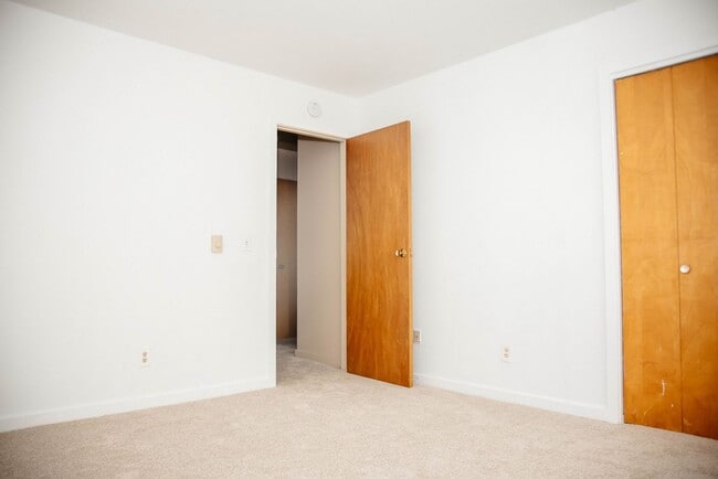 Building Photo - 1077 Donegal Springs Rd