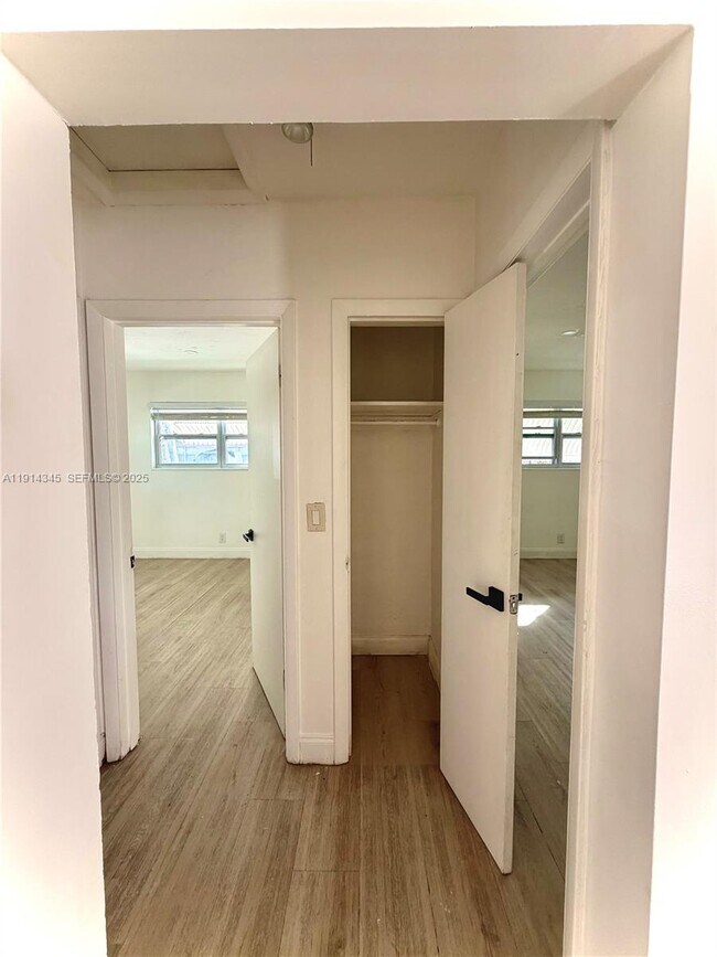 Building Photo - 224 SW 10th St