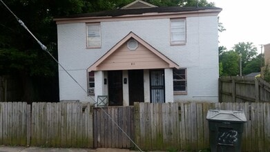 Building Photo - 811 Polk Ave