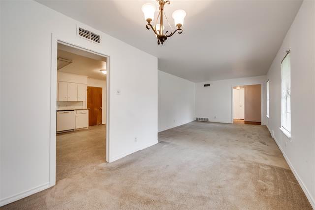 Building Photo - 1002 Majors Dr