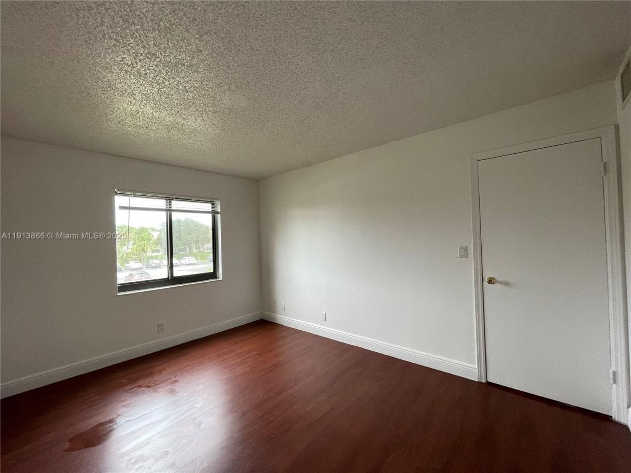 Building Photo - 3720 N Pine Island Rd