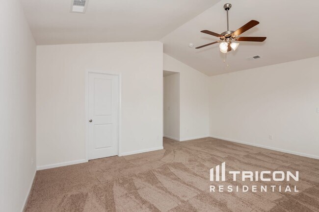 Building Photo - 156 King William Dr