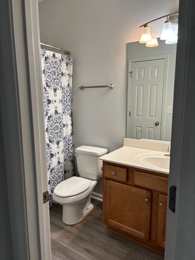 Building Photo - 121 Riverwatch Ct