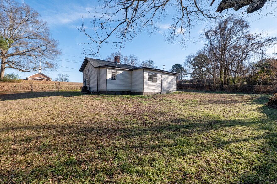 Building Photo - 320 Old Pne Hl Rd