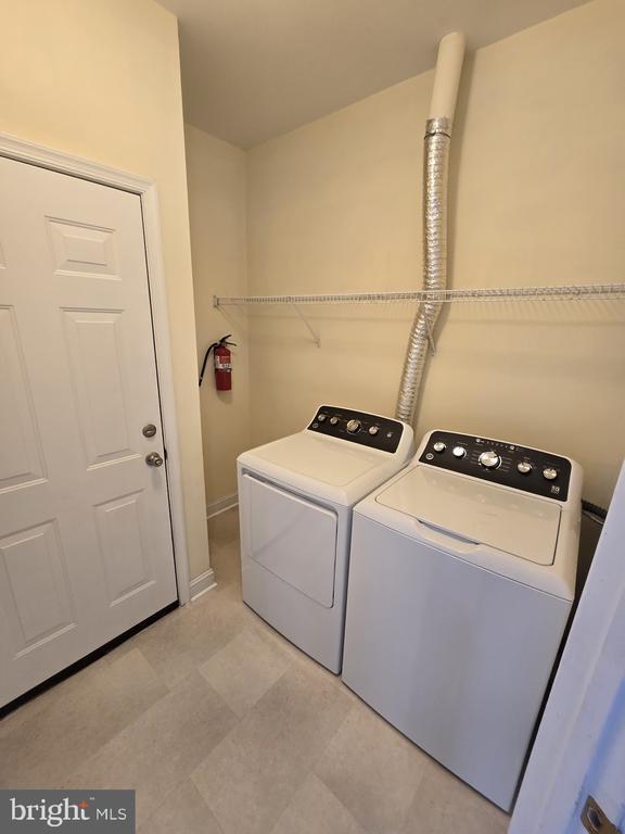 Building Photo - 116 Douglas Dr