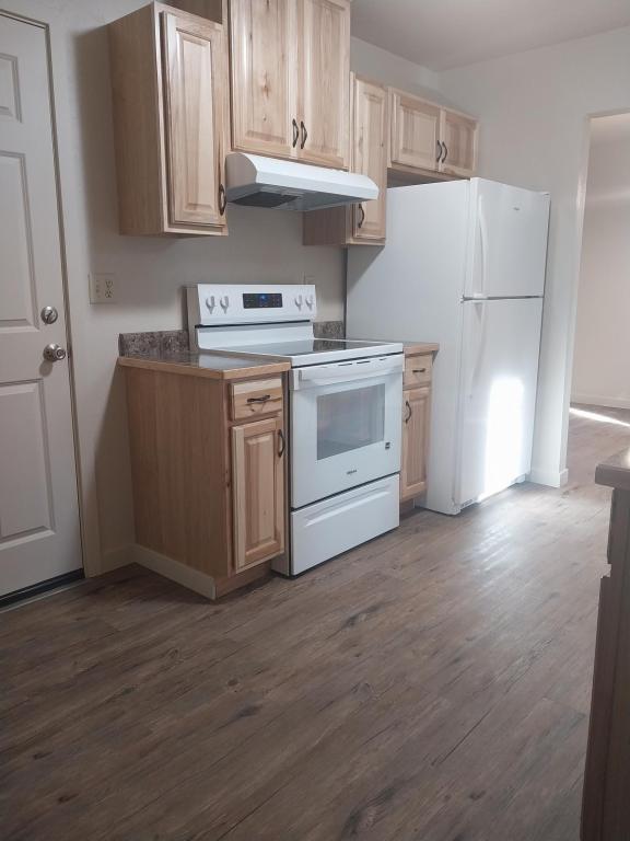 Building Photo - 1326 Dowell Rd