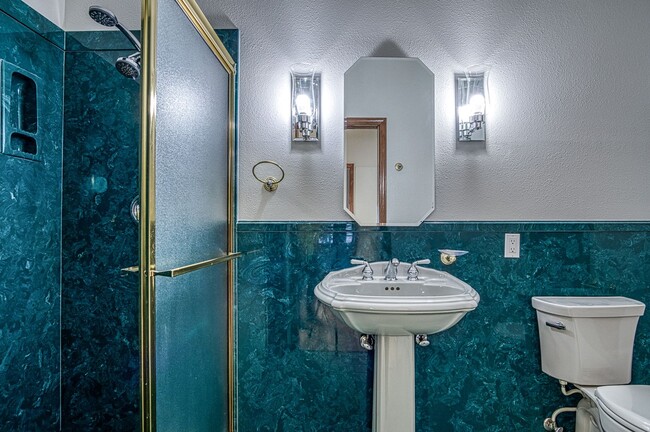 Building Photo - Lake Balboa | Home | Unfurnished