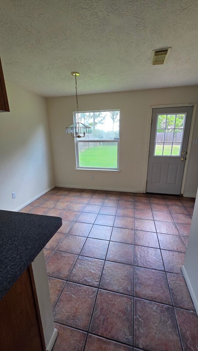 Building Photo - 10822 Glenora Dr
