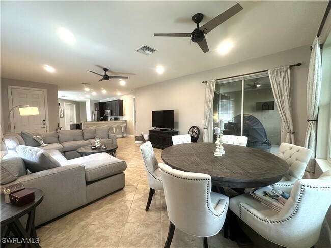 Building Photo - 13462 Kent St