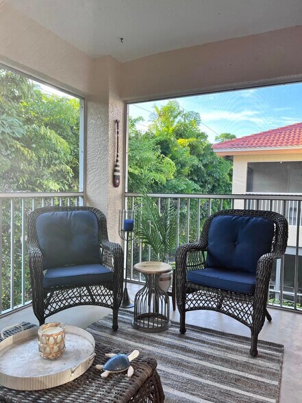 Lanai - 6655 Huntington Lakes Cir