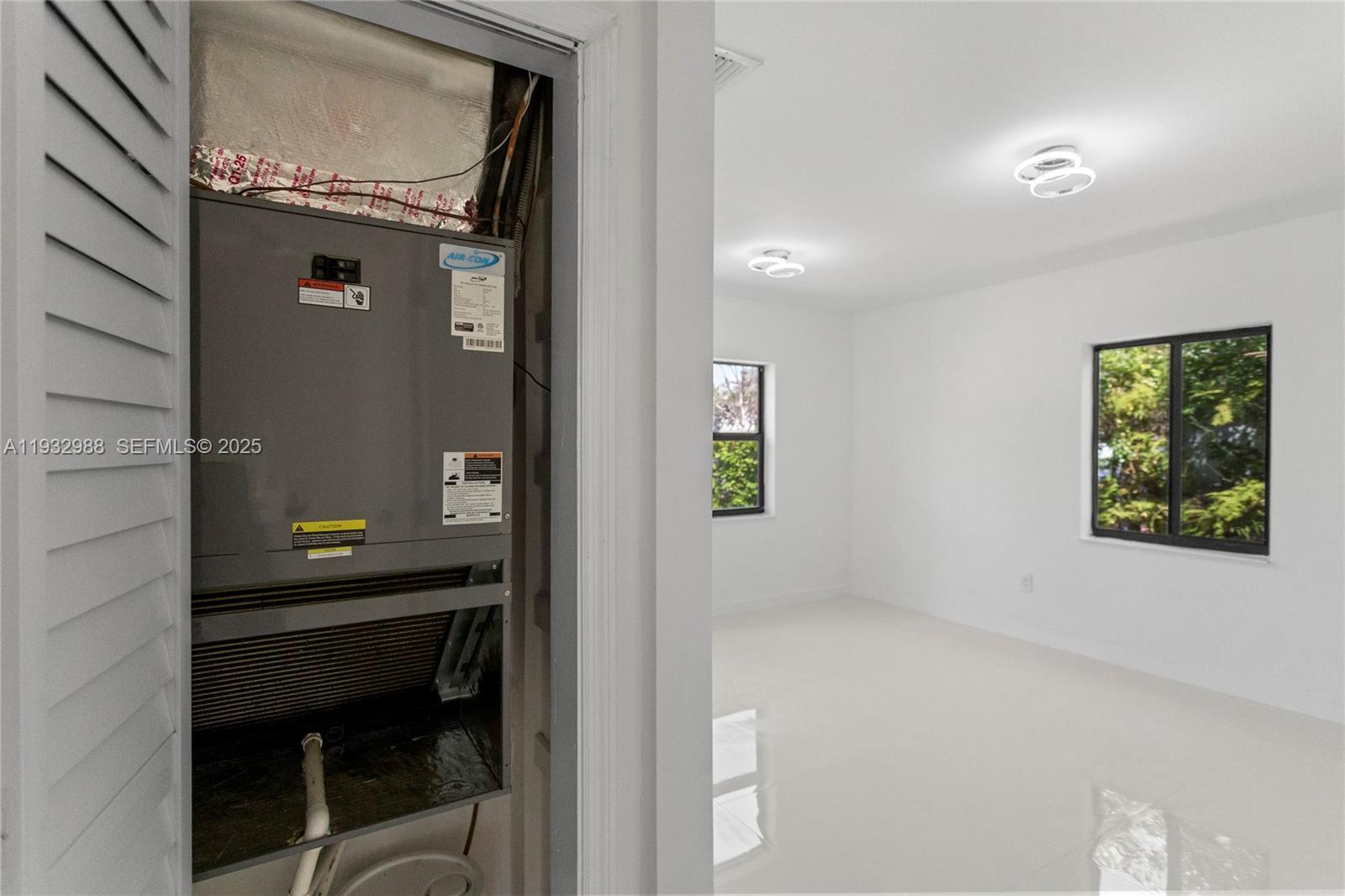 Building Photo - 1640 NE 183rd St