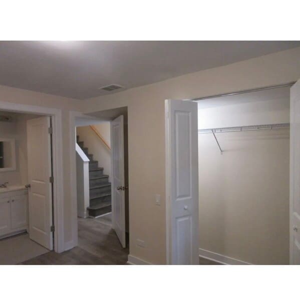 Building Photo - 2020 N Bissell St