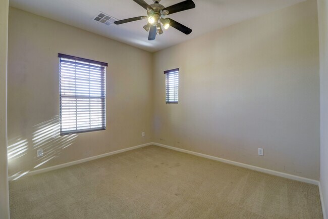 Building Photo - 15359 W Columbine Dr