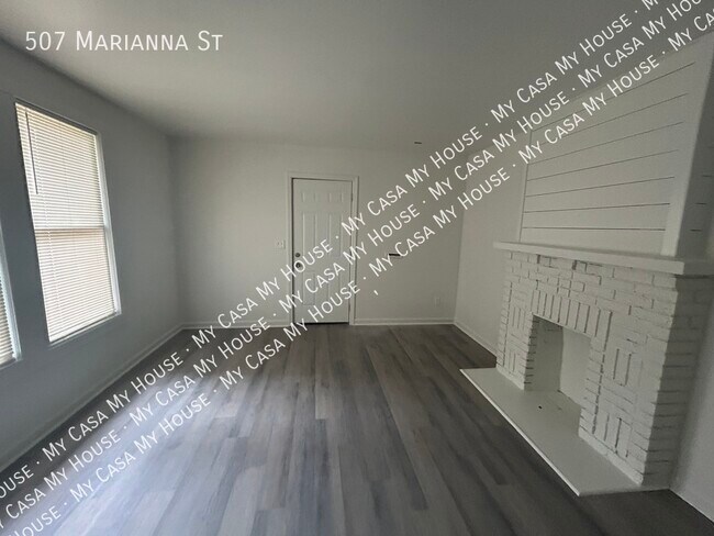 Building Photo - 507 Marianna St