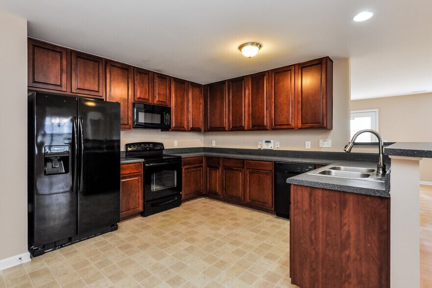 Building Photo - 820 Willow Bay Dr