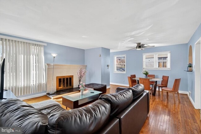 Primary Photo - 224 University Blvd E