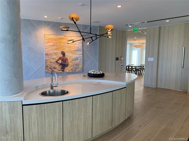 Building Photo - Luxury Studio. Furnished.  Kakaako.
