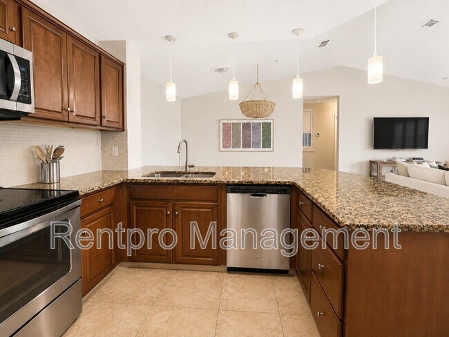 Building Photo - 4002 Crockers Lake Blvd