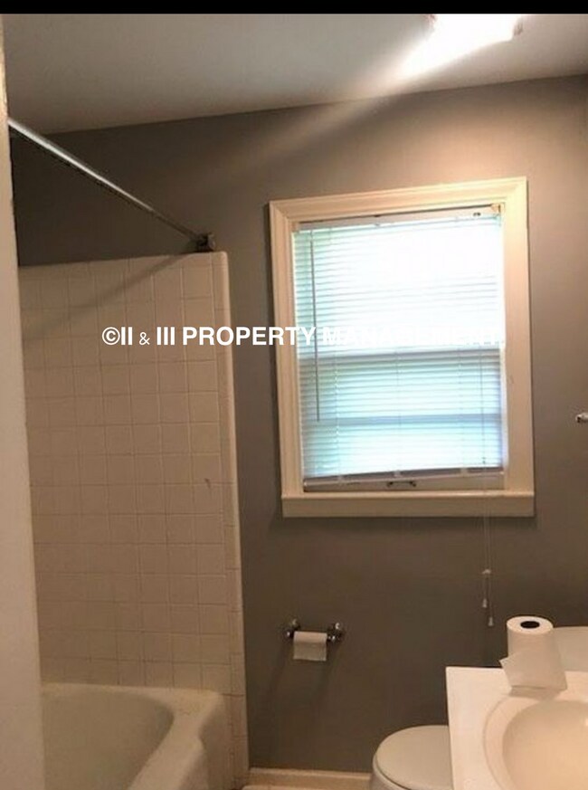 Building Photo - 2001 W 85th Terrace