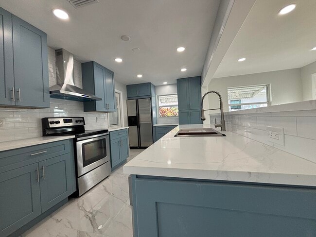 Building Photo - 1307 SW 24th St