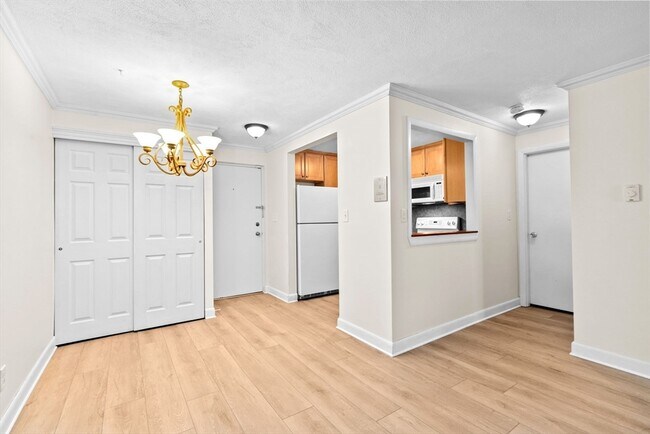 Building Photo - 79 Fountain Ln