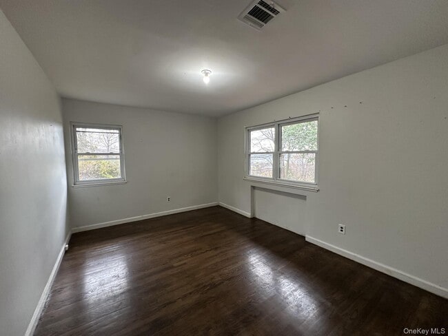 Building Photo - 35 Dickinson Ave