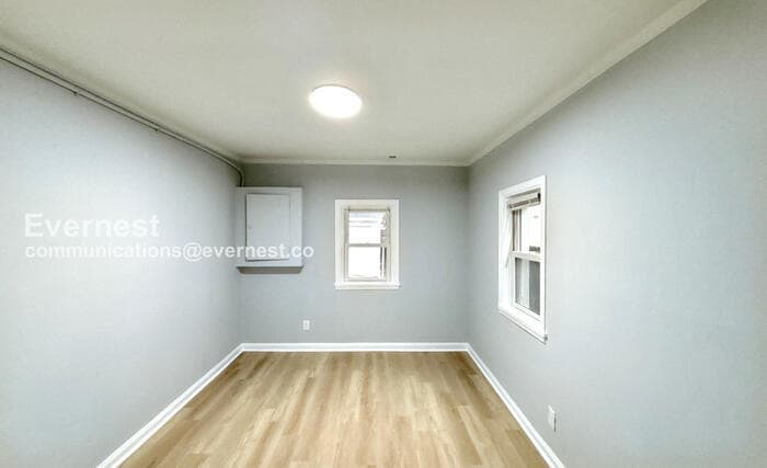 Building Photo - 2992 Pontiac St