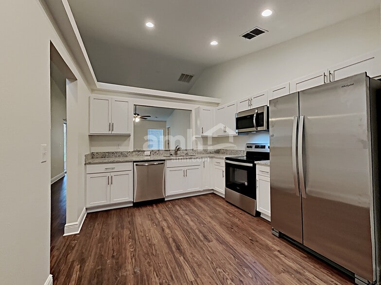 Building Photo - 10714 Brown Trout Cir