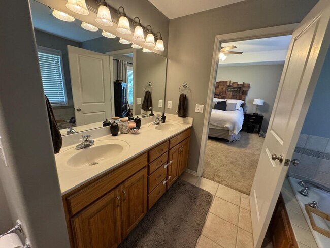 Building Photo - 1380 Stonecreek Dr