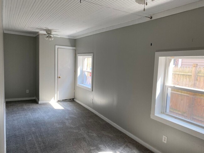 Building Photo - 2531 Deming Ave