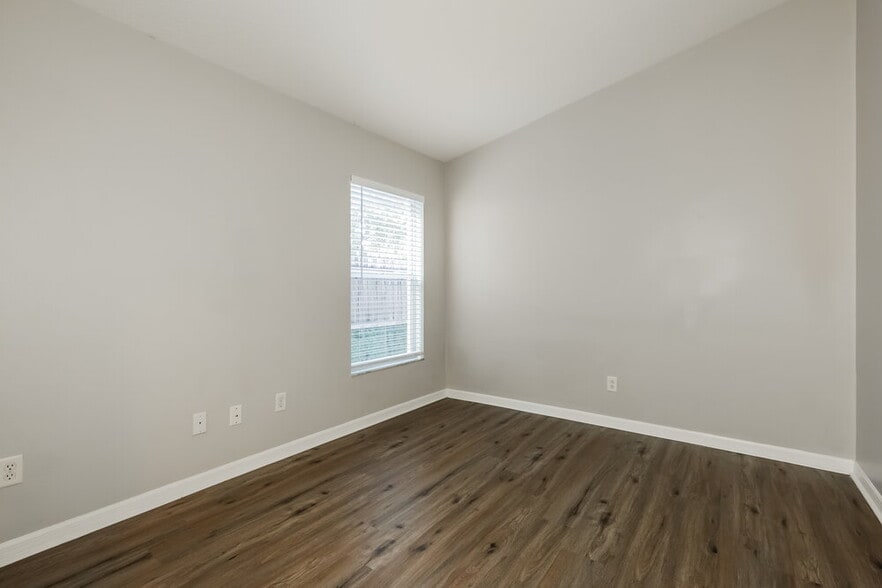 Building Photo - 18036 Birdwater Dr