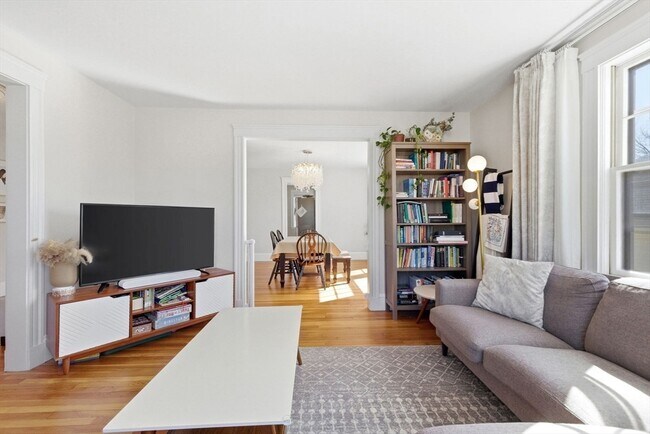 Building Photo - 23 Matchett St