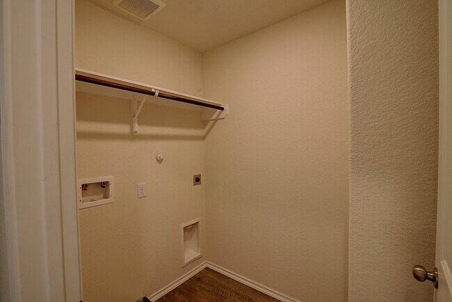 Building Photo - 14035 Mack Wood Trl