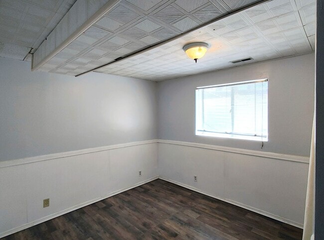 Building Photo - Great 5 Bed 3 Bath Rambler Home in Sandy