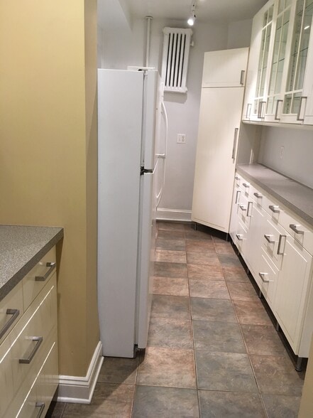 Building Photo - 221 W Lanvale St