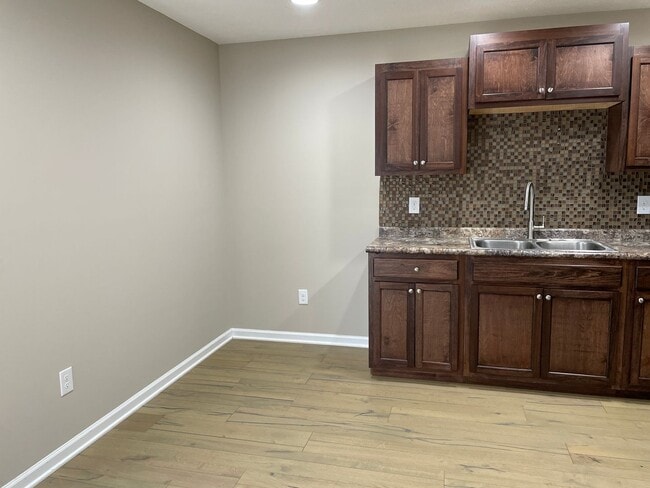 Building Photo - Adorable 3 Bedroom Home in Cowan!