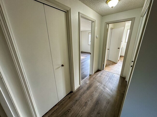 Building Photo - 2196-2204 Nomad Ct SE