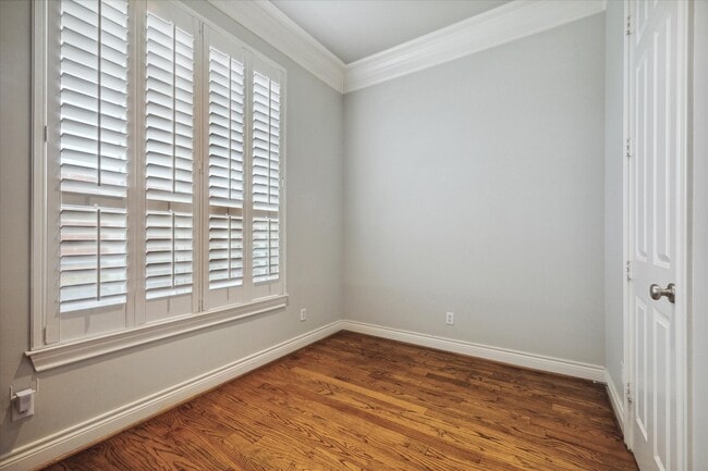 Building Photo - 2943 Brompton Square Dr
