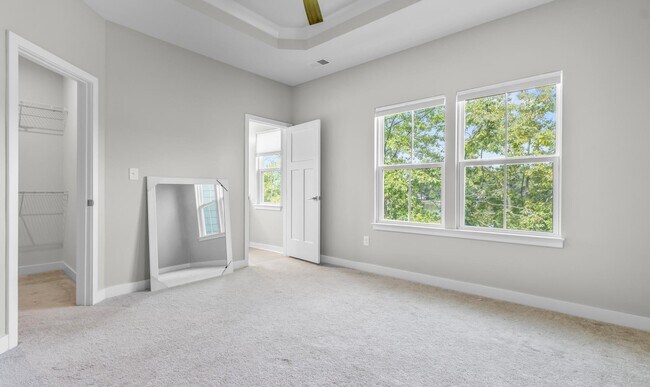 Building Photo - 446 Westport St