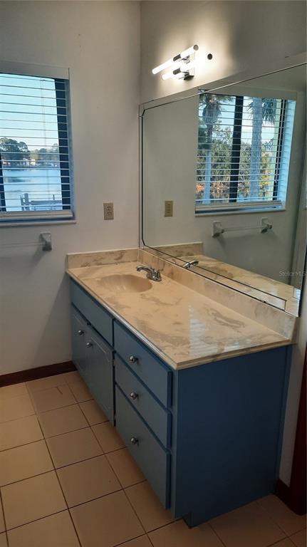 Building Photo - 62 Burbank Dr