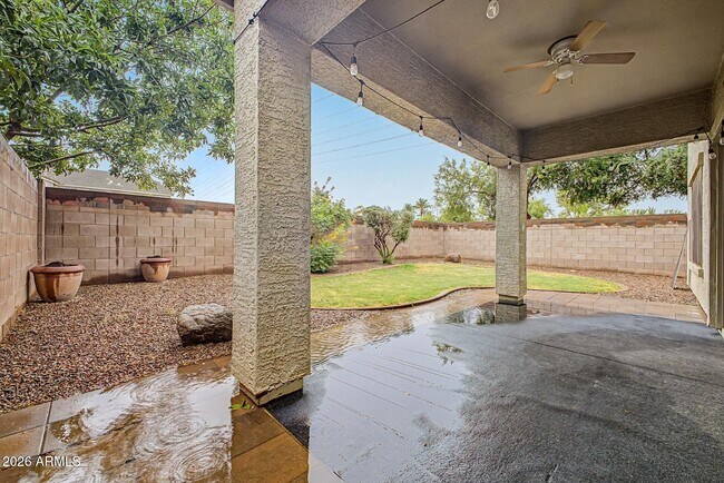 Building Photo - 3983 S Crosscreek Dr
