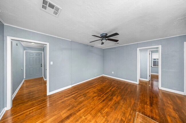 Building Photo - 2035 NW 24th St