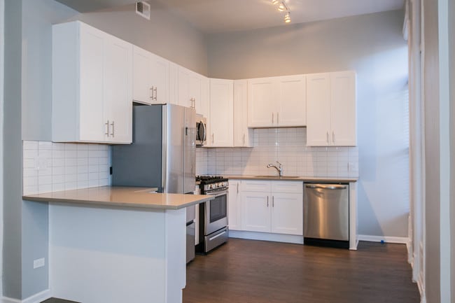 Building Photo - 42 E Chicago Ave